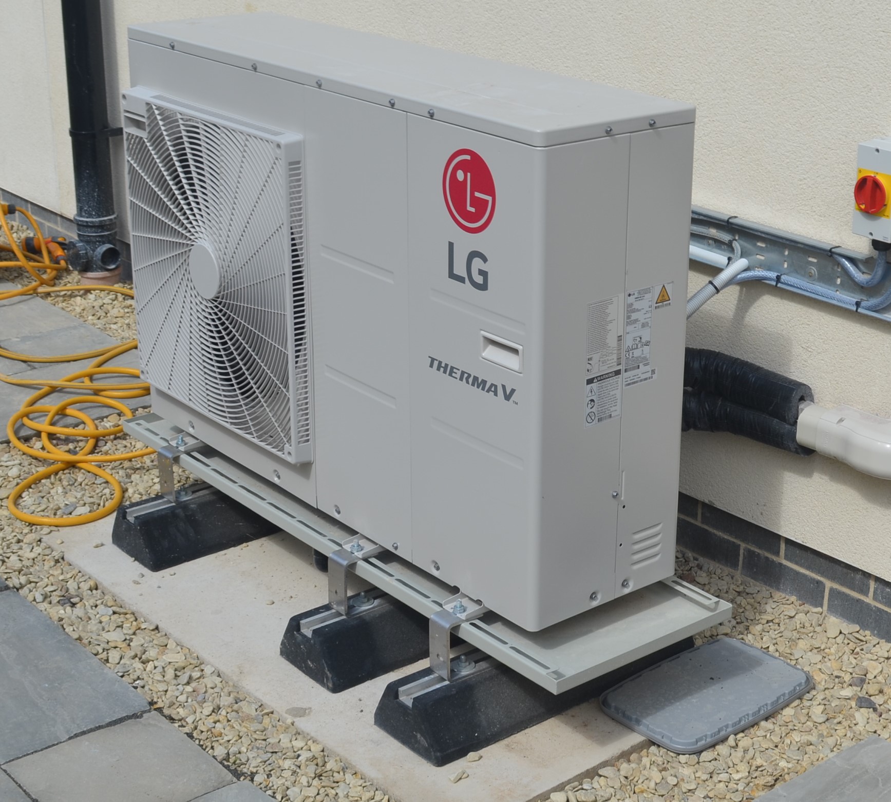 HVAC specialist LG helps us to find out more about the latest Therma V R32  Monobloc S air source heat pump - BusinessNet Explorer